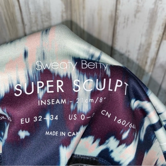 Sweaty Betty Super Sculpt 8” Multi Print Biker Shorts - Picture 5 of 7